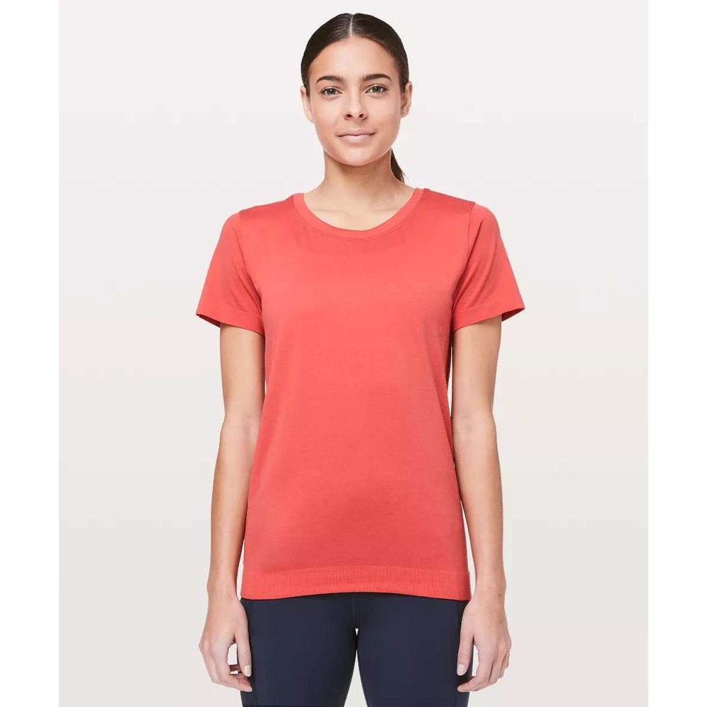 Swiftly Breeze Short Sleeve